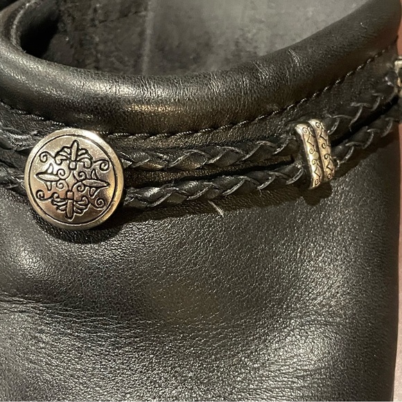 Minnetonka Black Leather Clogs with Braided Accent - 8.5 - Picture 5 of 6